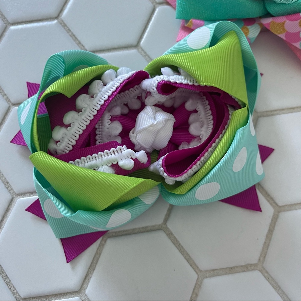 Lilly Reece bow bundle - Picture 2 of 5